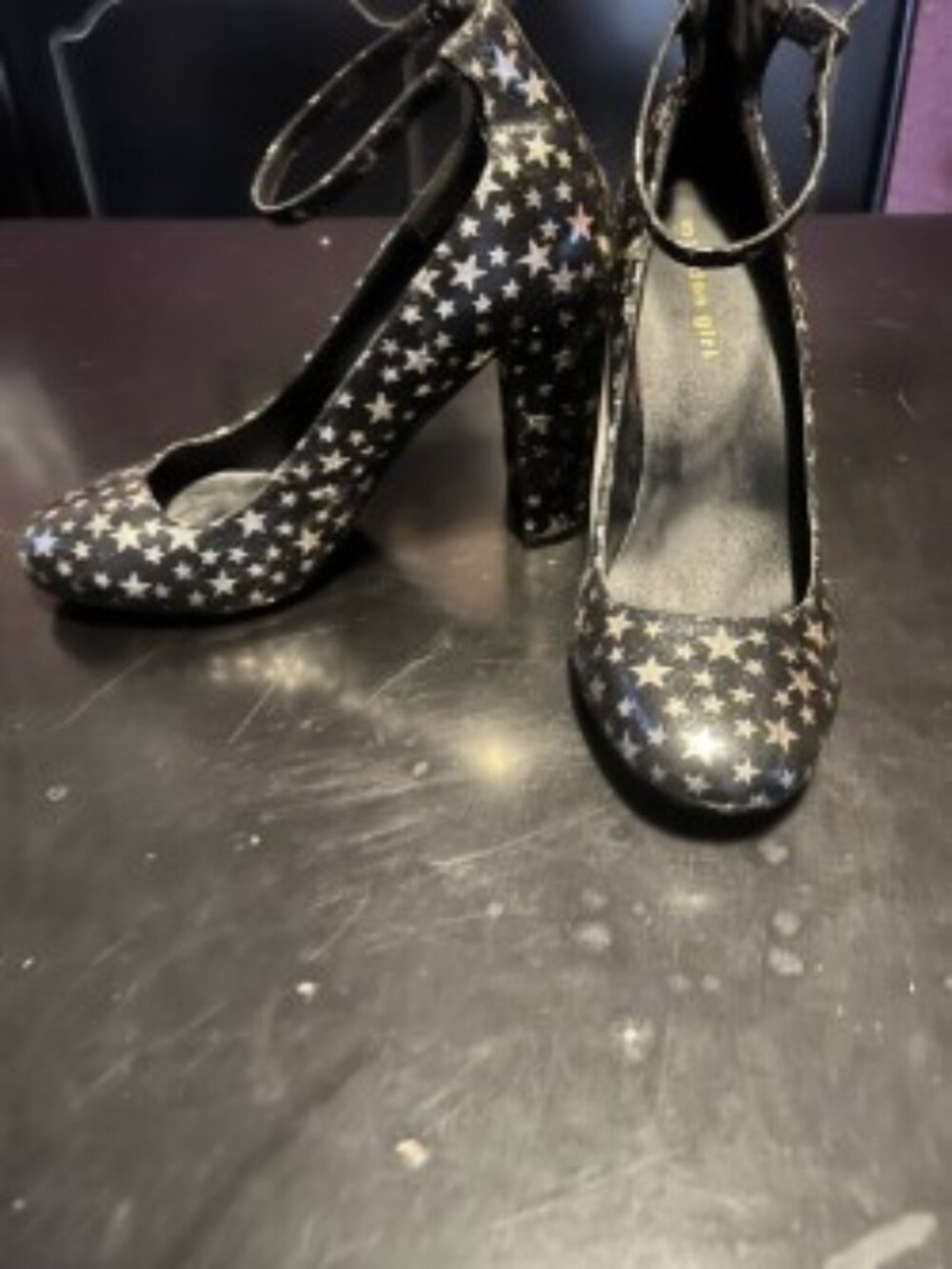 Madden Girl Heels PRINNCE Womens 9.5 M Party Black Gold Stars Metallic Pump